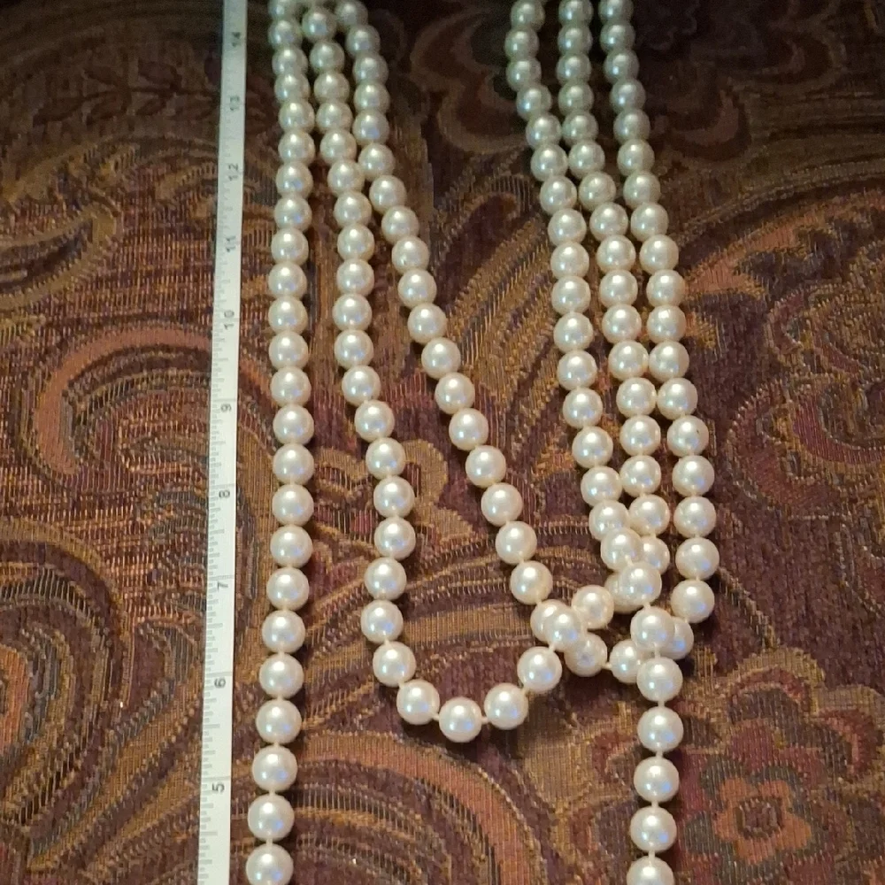 Elegant Pearl Necklace